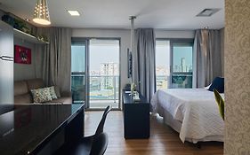 Estudio Aconchegante No Centro De Curitiba - Ar Condicio E Localizacao Perfeita!